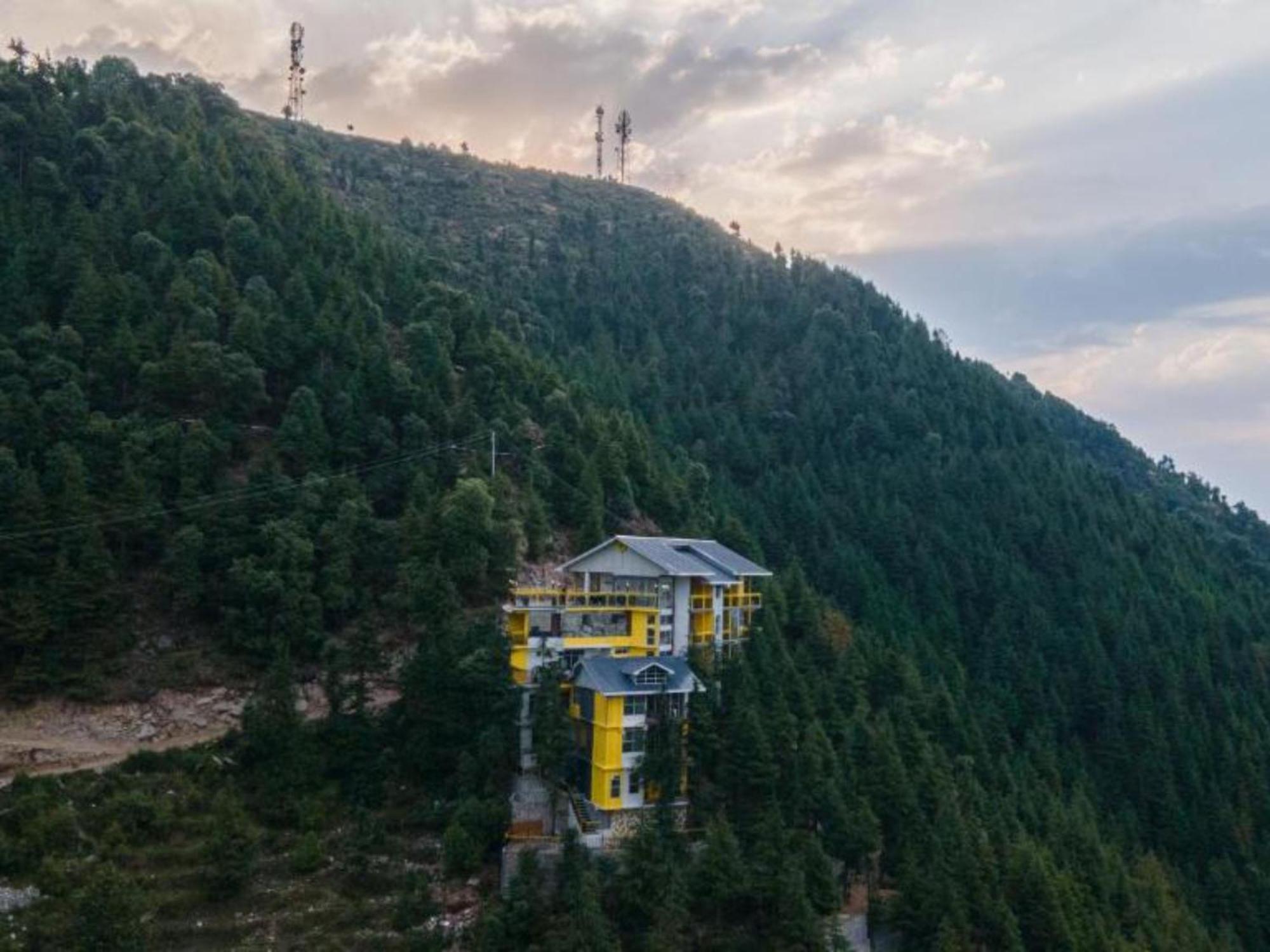 The Hosteller Khajjiar 외부 사진